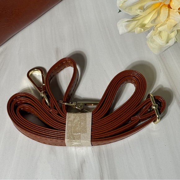 Genuine Leather Crossbody Phone Purse - Picture 5 of 8